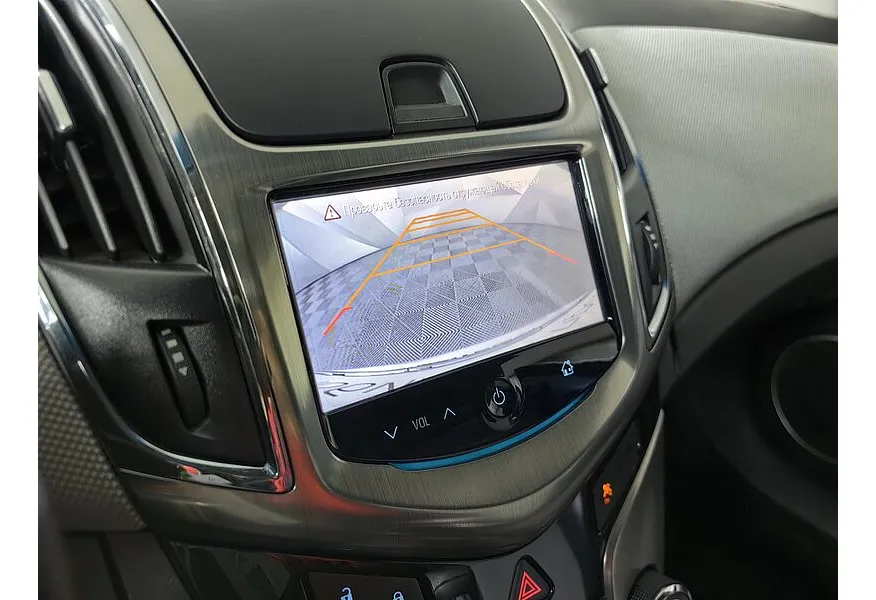 Chevrolet Cruze 1.4 Turbo AT (140 л.с.) Серебристый в АВИЛОН. Слайд №20