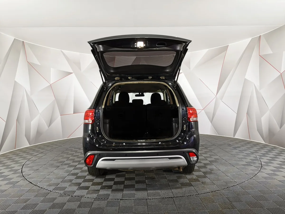 Mitsubishi Outlander 2.0 CVT 4WD (146 л.с.) Черный в АВИЛОН. Слайд №11