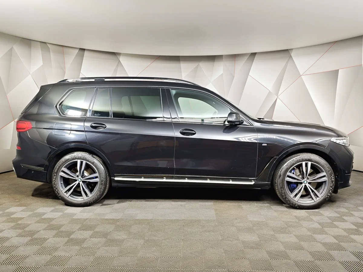 BMW X7 xDrive40i Steptronic (340 л.с.) Черный в АВИЛОН. Слайд №6