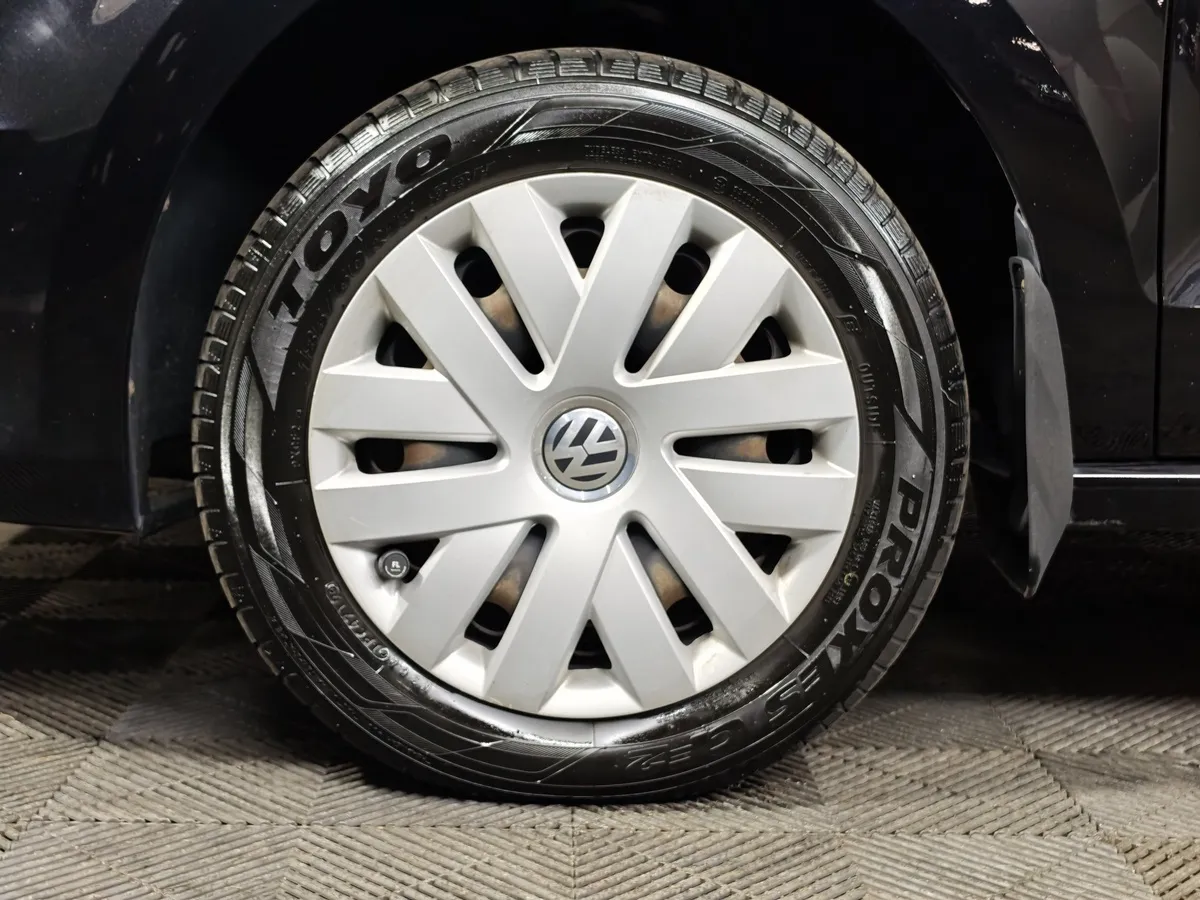 Volkswagen Polo 1.6 MPI AT (110 л.с.) Highline Черный в АВИЛОН. Слайд №9