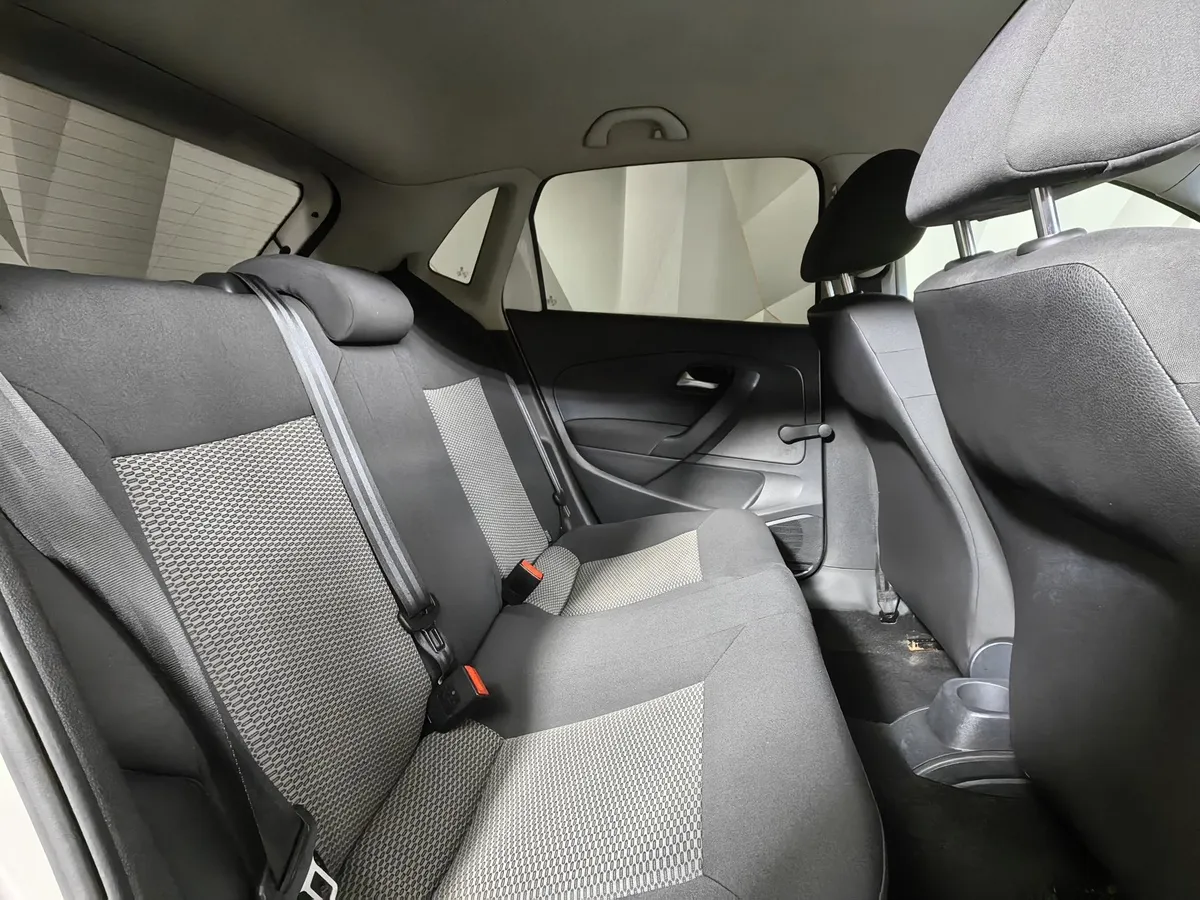 Volkswagen Polo 1.4 MT (80 л.с.) Белый в АВИЛОН. Слайд №16