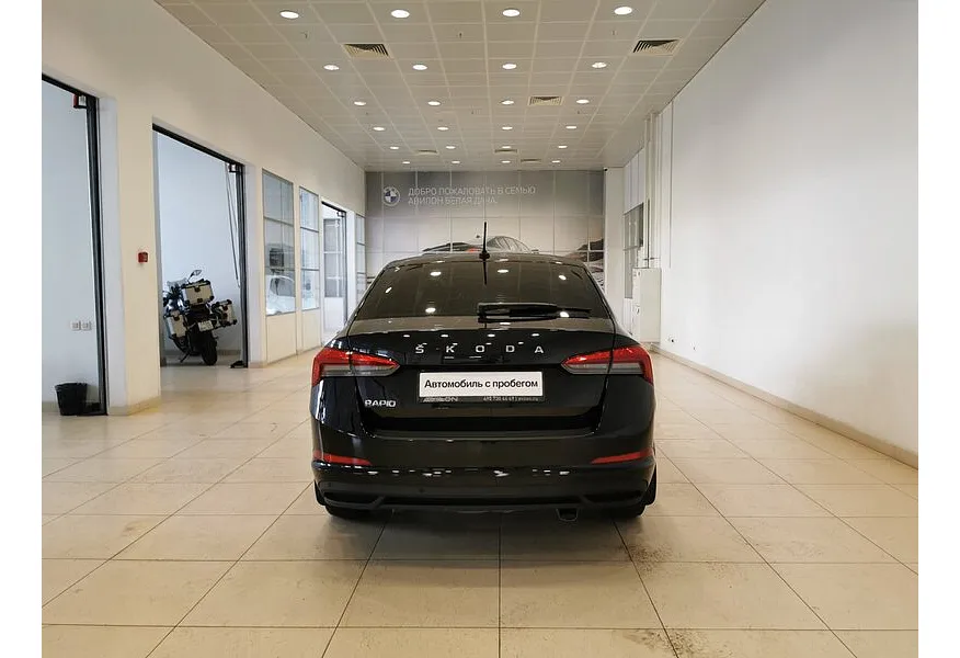 Skoda Rapid 1.6 AT (110 л.с.) Черный в АВИЛОН. Слайд №8
