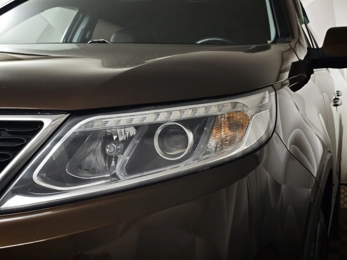 Kia Sorento 2.4 AT (175 л.с.) Classic Коричневый в АВИЛОН. Слайд №10