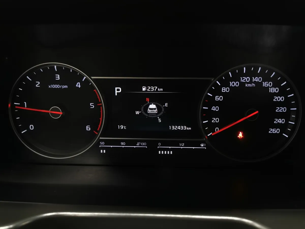 Kia Sorento 2.2 CRDi 4WD DCT (199 л.с.) Luxe Красный в АВИЛОН. Слайд №17