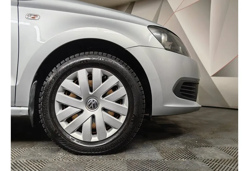 Volkswagen Polo 1.6 Tiptronic (105 л.с.) Comfortline Серебристый в АВИЛОН. Слайд №9