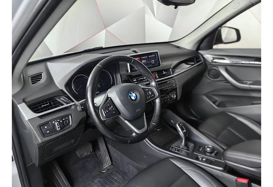 BMW X1 18i sDrive AT (136 л.с.) Серебристый в АВИЛОН. Слайд №12