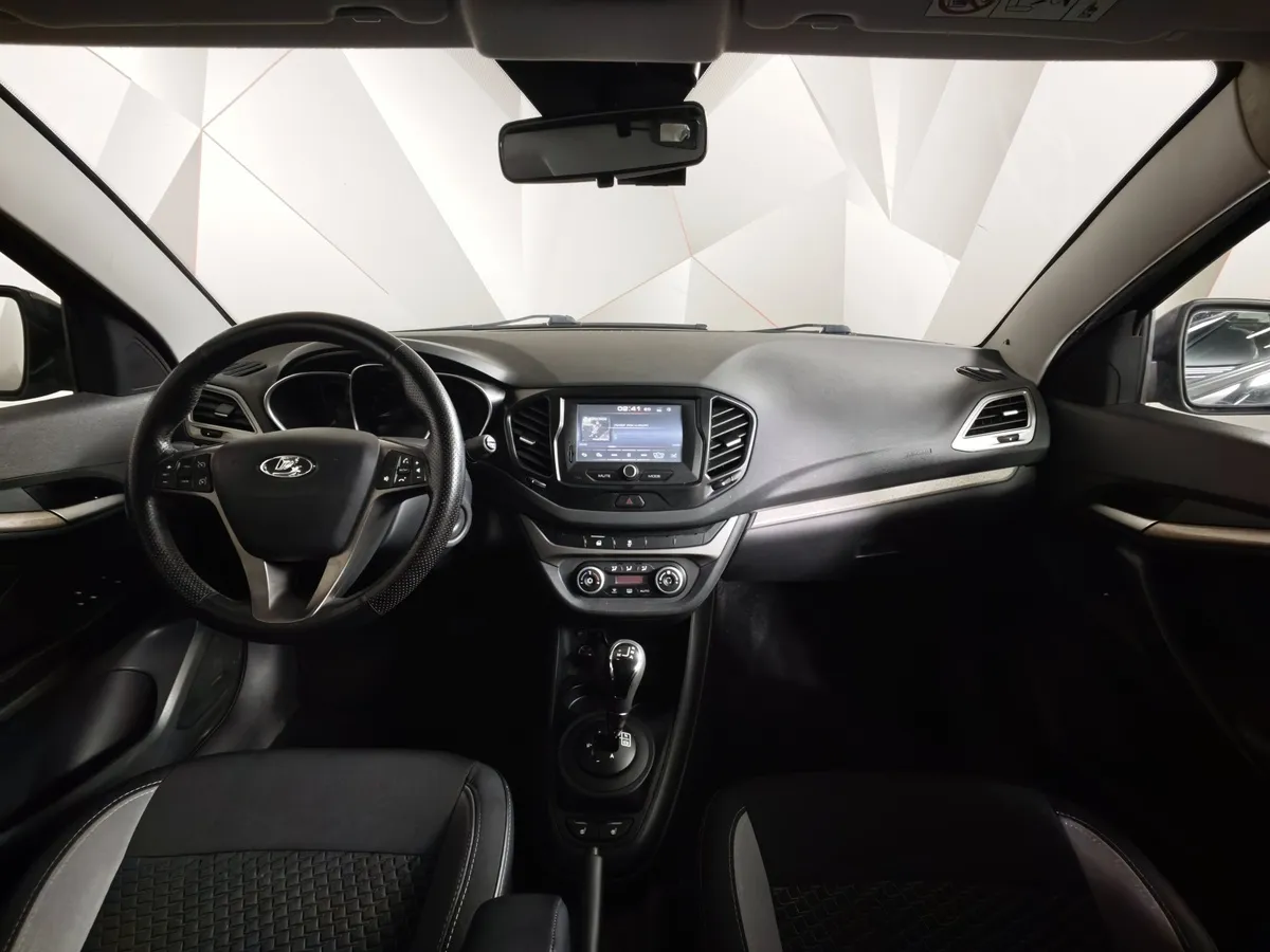 ВАЗ (Lada) Vesta 1.8 AMT (122 л.с.) Черный в АВИЛОН. Слайд №11