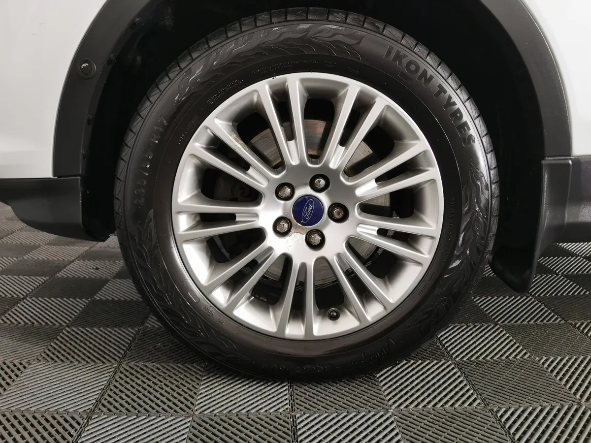 Ford Kuga 1.6 EcoBoost AT AWD (150 л.с.) Titanium Белый в АВИЛОН. Слайд №9