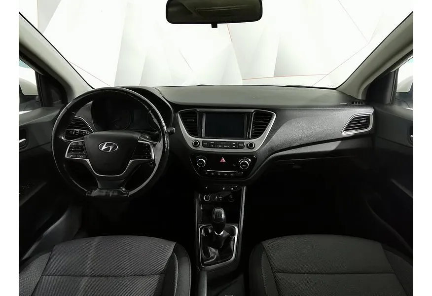 Hyundai Solaris 1.6 MT (123 л.с.) Family Белый в АВИЛОН. Слайд №14
