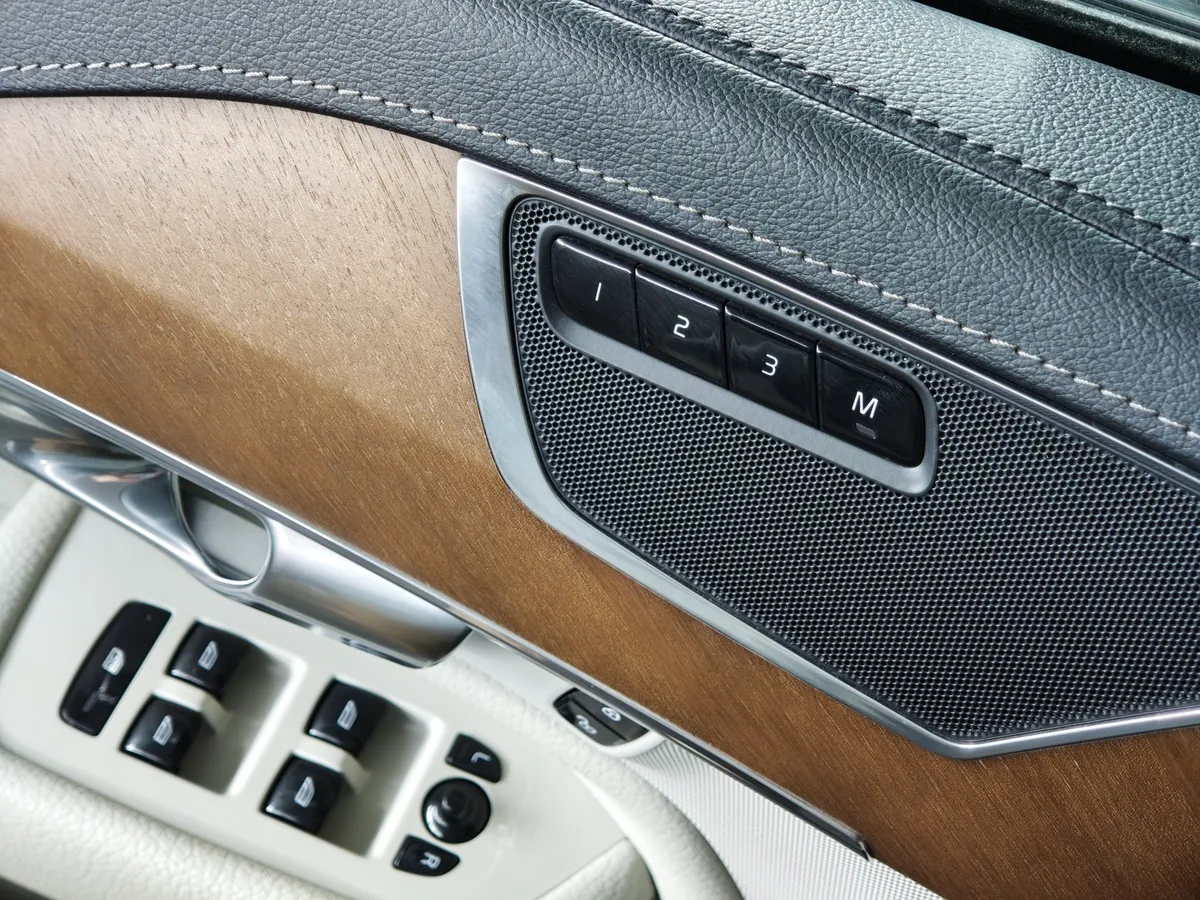 Volvo XC90 2.0 D5 Drive-E AT AWD (235 л.с.) Inscription Синий в АВИЛОН. Слайд №21