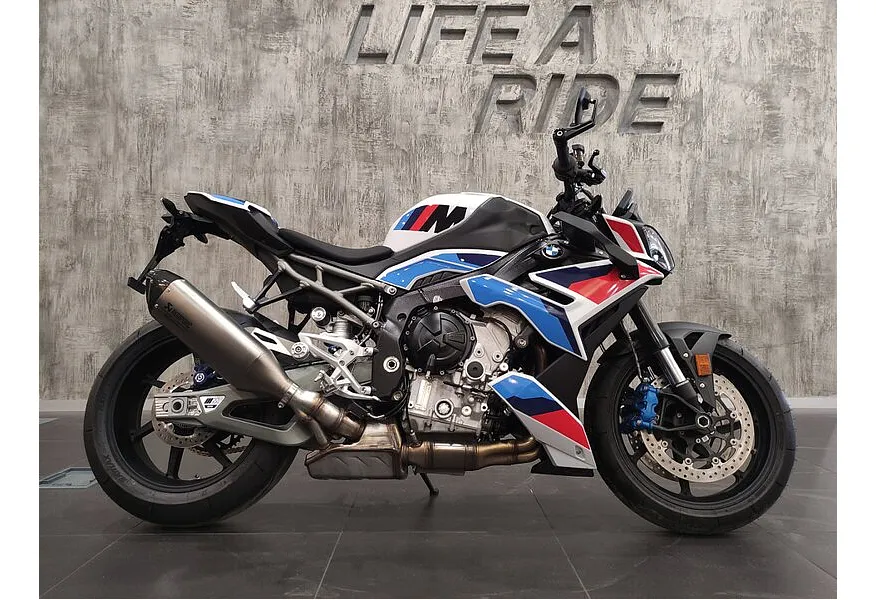 BMW Motorrad M 1000 R M 1000 R 999 см³ (210) 999 Серый в АВИЛОН. Слайд №3