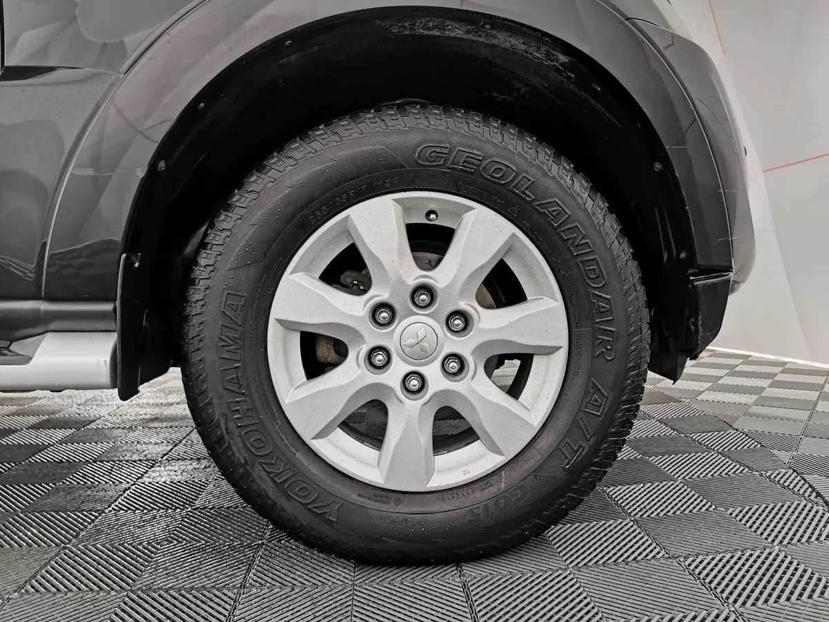 Mitsubishi Pajero 3.0 AT AWD (178 л.с.) Черный в АВИЛОН. Слайд №9