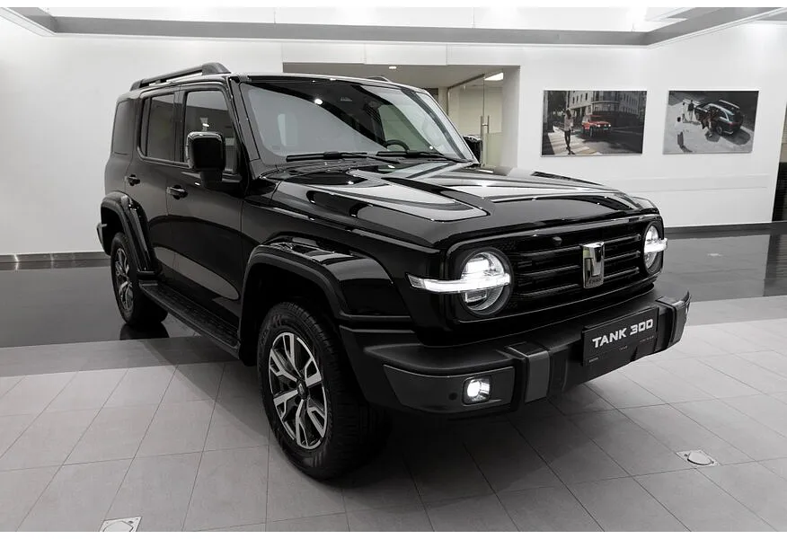 TANK 300 2.0T AT 4WD (220 л.с.) City Premium Черный в АВИЛОН. Слайд №2