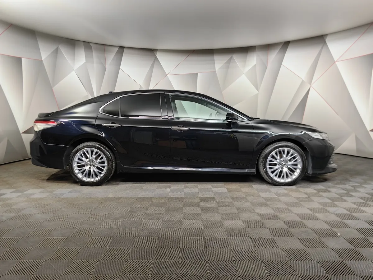 Toyota Camry 3.5 AT (249 л.с.) Черный в АВИЛОН. Слайд №6