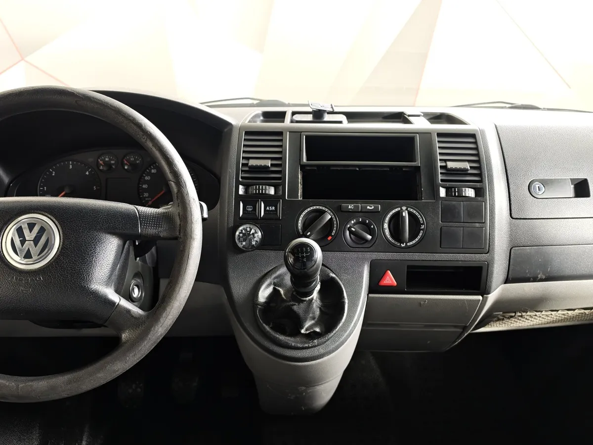 Volkswagen Transporter 1.9 TDI SWB L1H1 MT (84 л.с.) Серебристый в АВИЛОН. Слайд №12