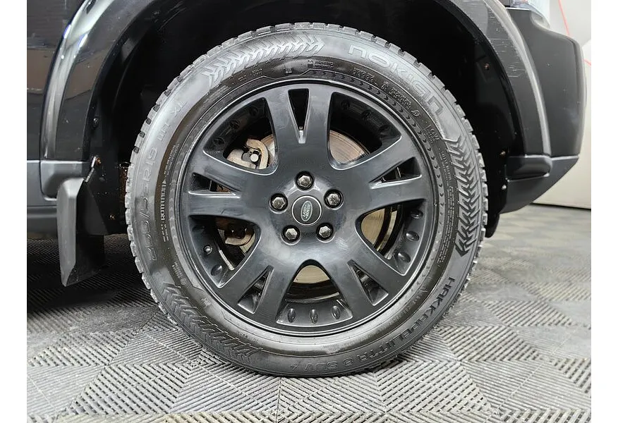 Land Rover Discovery 3.0 TD AT (245 л.с.) SE Черный в АВИЛОН. Слайд №9