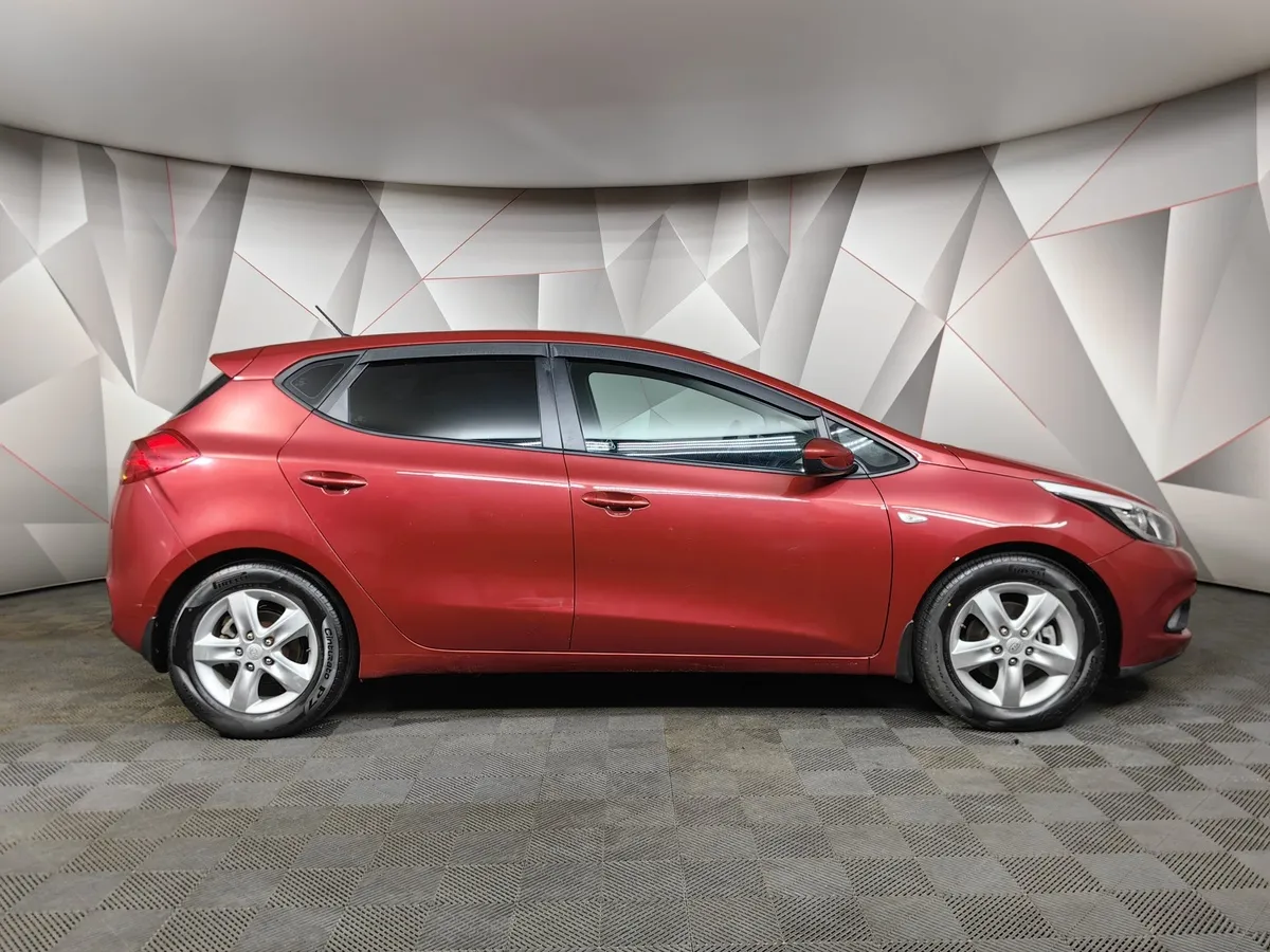Kia Ceed 1.6 MT (130 л.с.) Classic Красный в АВИЛОН. Слайд №6