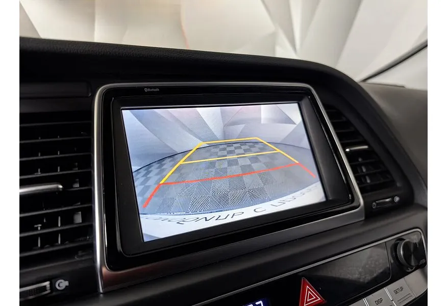 Hyundai Sonata 2.0 AT (150 л.с.) Style Серебристый в АВИЛОН. Слайд №21 Hyundai Sonata 2.0 AT (150 л.с.) Style Серебристый в АВИЛОН. Слайд №21