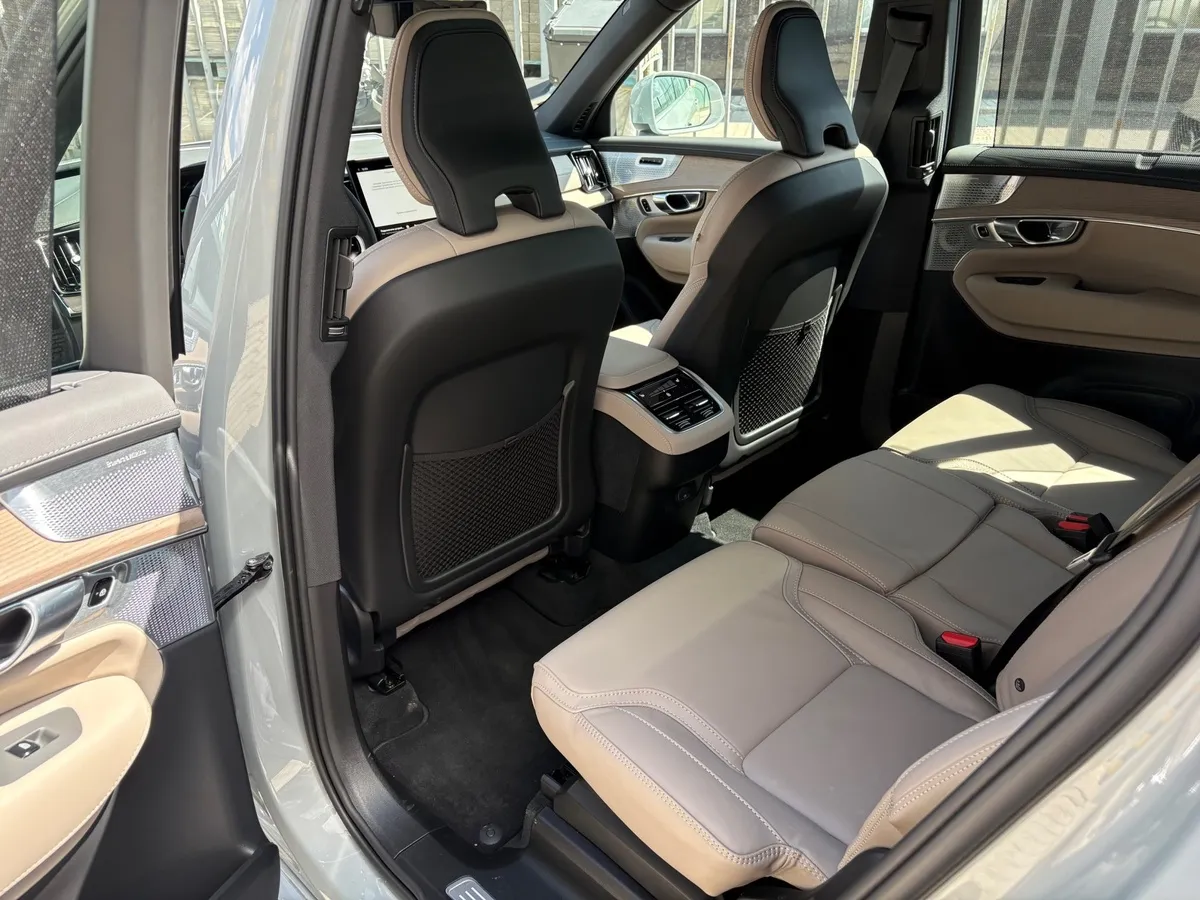 Volvo XC90 2.0 B6 mild hybrid AT AWD (7 мест) (300 л.с.) Ультра темный Серый в АВИЛОН. Слайд №5 Volvo XC90 2.0 B6 mild hybrid AT AWD (7 мест) (300 л.с.) Ультра темный Серый в АВИЛОН. Слайд №5