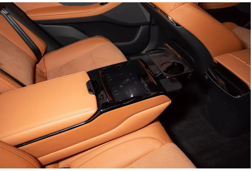 Voyah Passion 1.5 AT AWD (530 л.с.) Executive Черный в АВИЛОН. Слайд №15