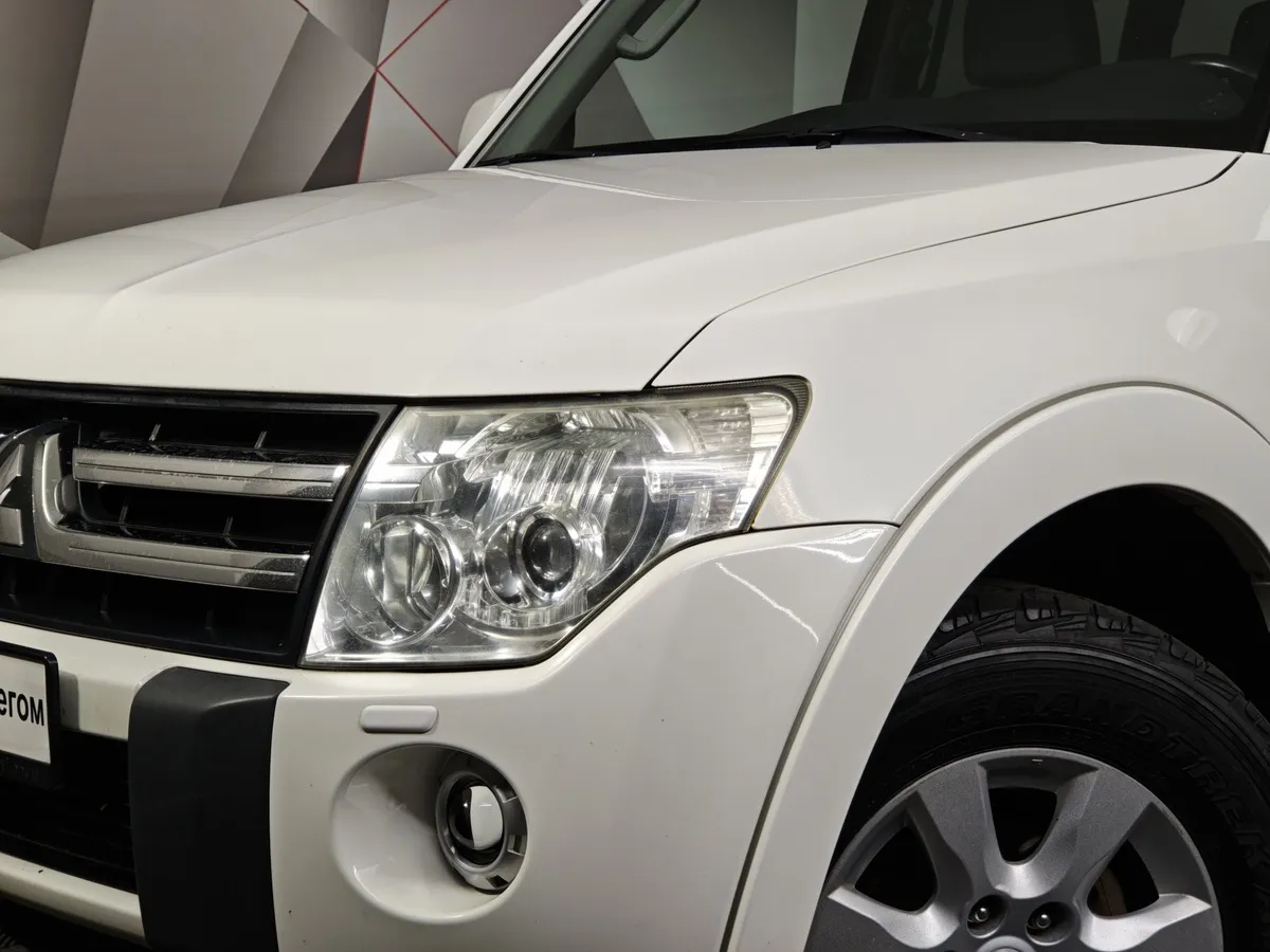 Mitsubishi Pajero 3.0 AT AWD (174 л.с.) Ultimate S46 Белый в АВИЛОН. Слайд №10