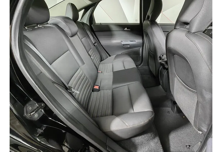 Volvo S40 1.6 MT (100 л.с.) Черный в АВИЛОН. Слайд №11