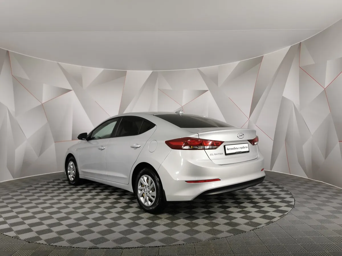 Hyundai Elantra 1.6 AT (128 л.с.) Aсtive (CA4) Серебристый в АВИЛОН. Слайд №4