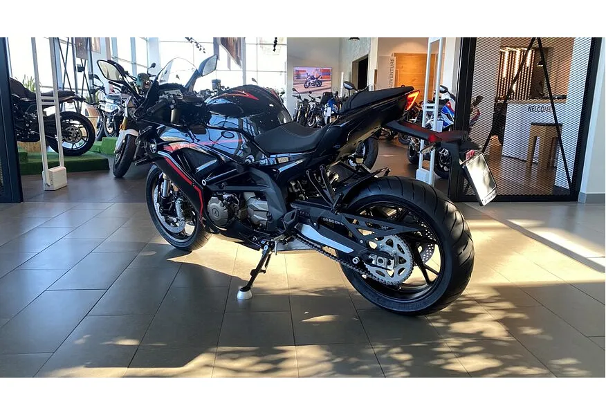 LIVE. Слайд №7