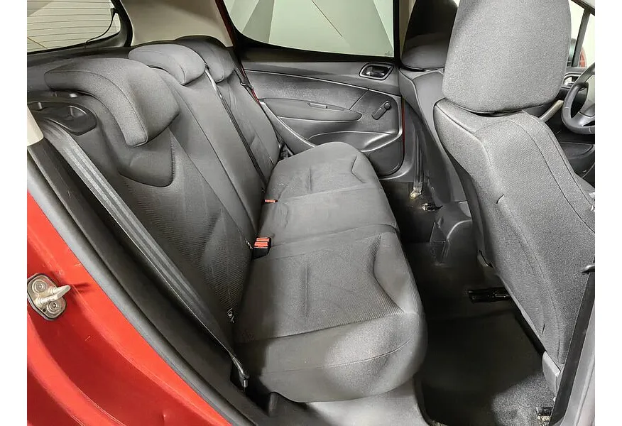 Peugeot 308 1.6 AT (120 л.с.) Красный в АВИЛОН. Слайд №15