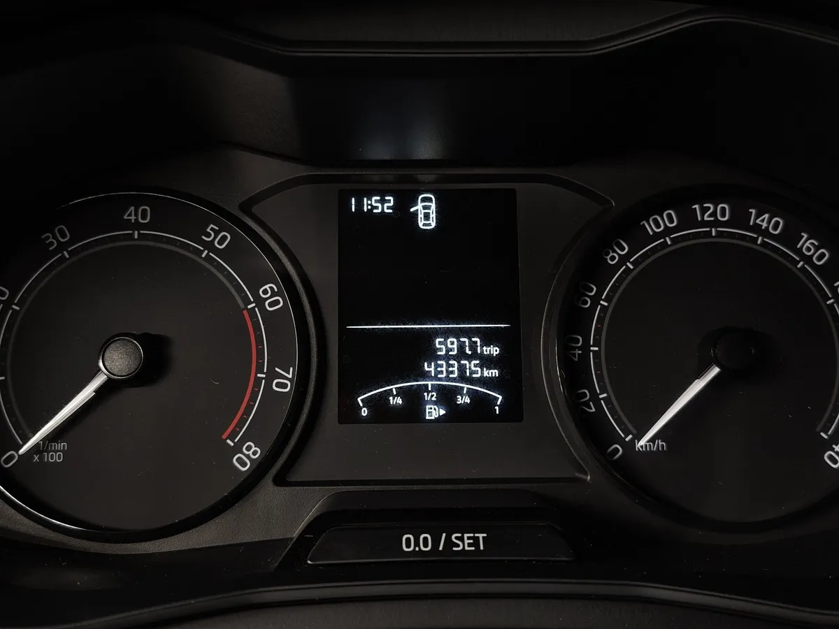 Skoda Rapid 1.6 MT (90 л.с.) Белый в АВИЛОН. Слайд №18
