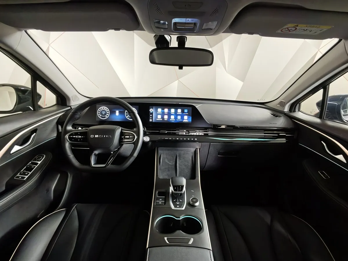 Omoda C5 1.5T CVT (147 л.с.) Lifestyle (красные элементы экстерьера) Серый в АВИЛОН. Слайд №14