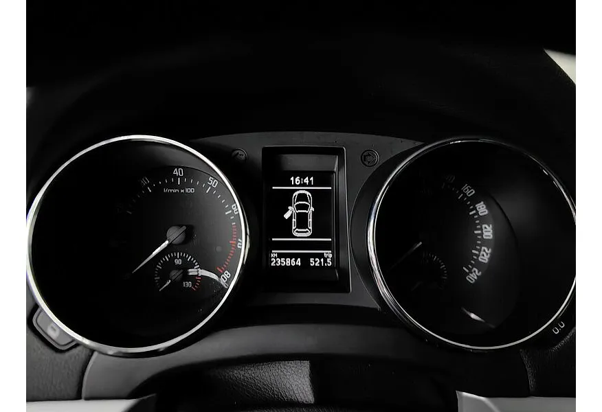 Skoda Yeti 1.4 TSI DSG (122 л.с.) Active Белый в АВИЛОН. Слайд №16