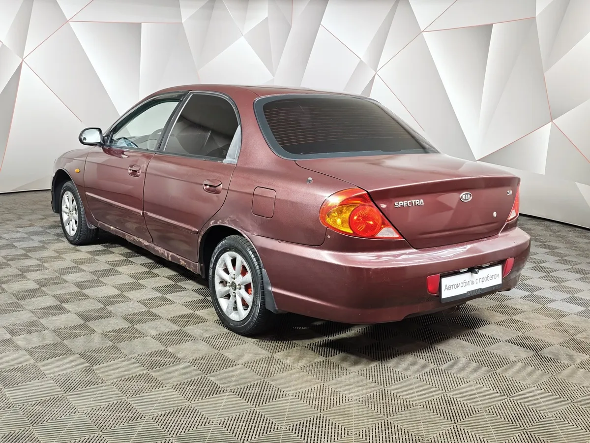 Kia Spectra 1.6 MT (101 л.с.) Красный в АВИЛОН. Слайд №4