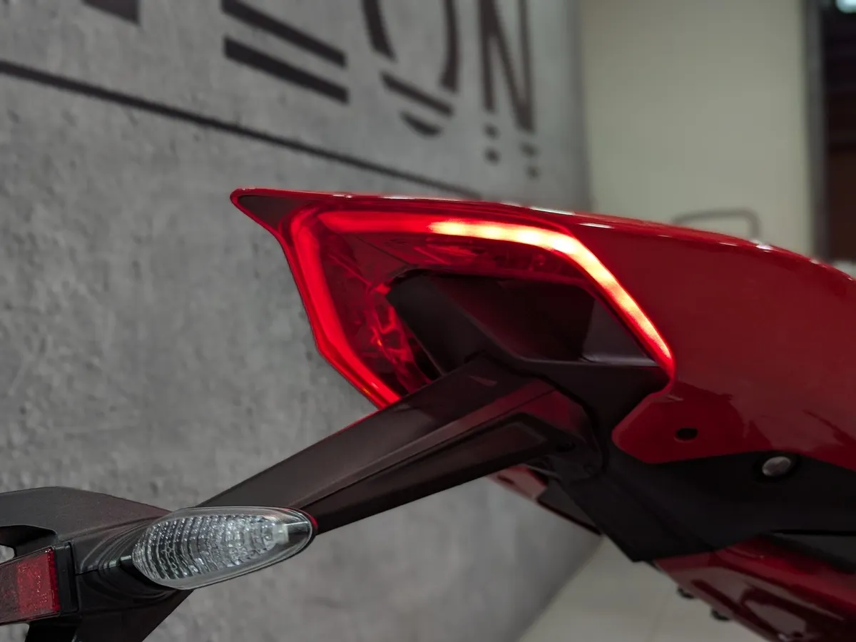 Ducati Panigale V4 1100 см³ (214 л.с.) 1103 Красный в АВИЛОН. Слайд №12