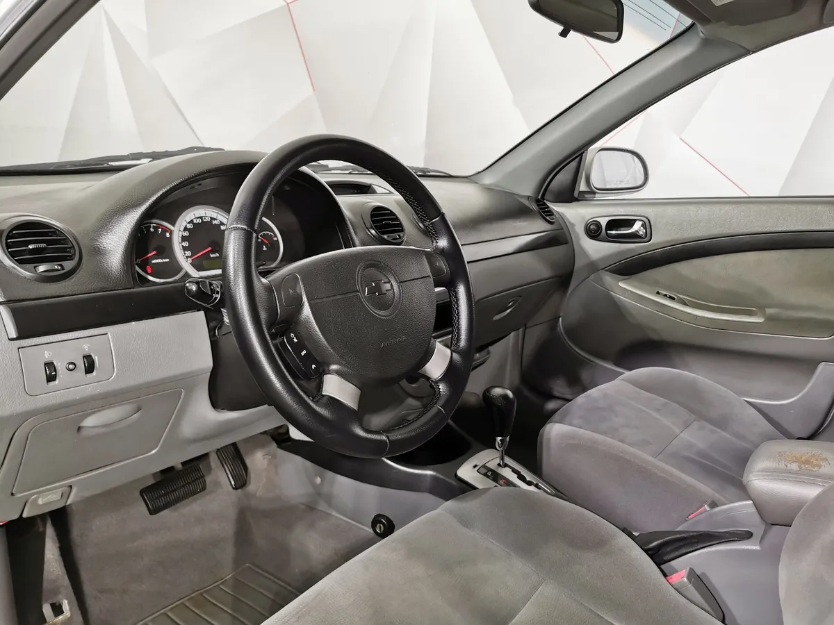 Chevrolet Lacetti 1.6 MT (109 л.с.) Platinum Серебристый в АВИЛОН. Слайд №18
