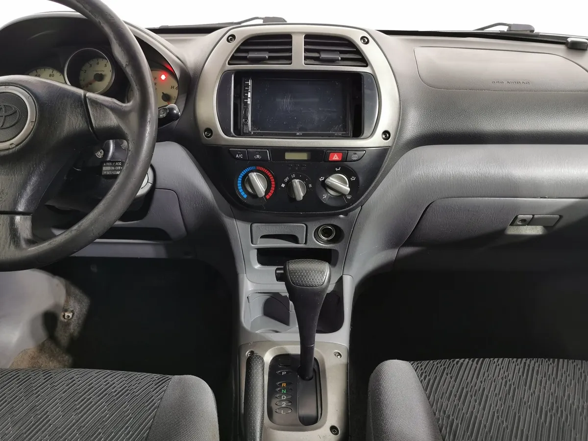 Toyota RAV4 2.0 AT AWD (150 л.с.) Серебристый в АВИЛОН. Слайд №14