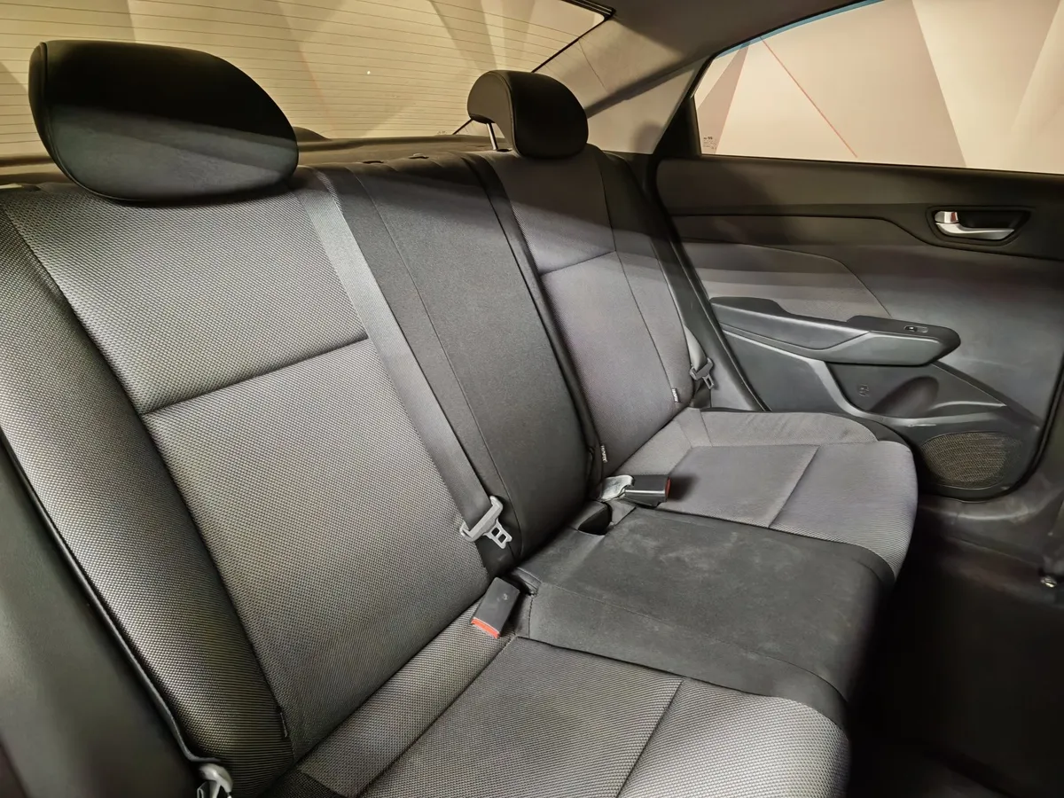 Hyundai Solaris 1.6 MT (123 л.с.) Elegance Белый в АВИЛОН. Слайд №17