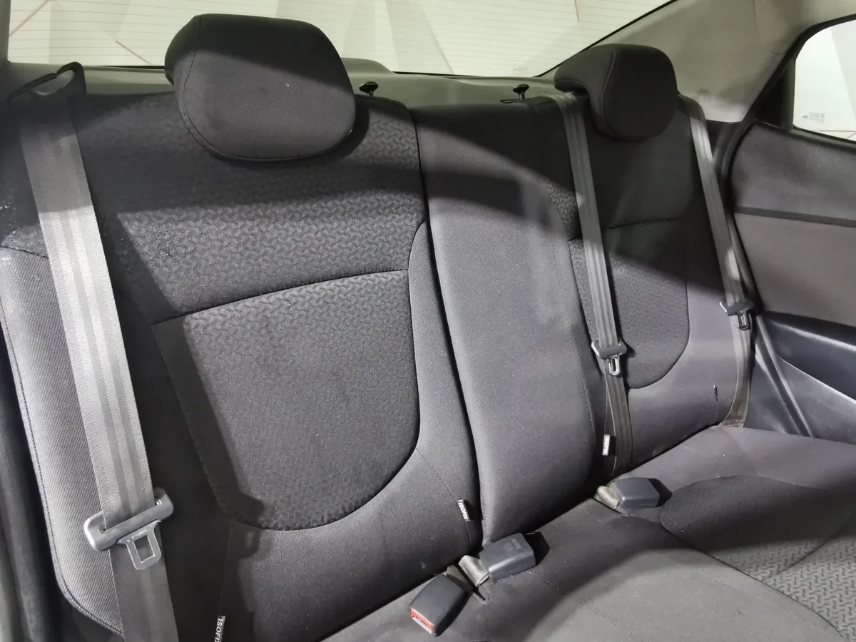 Kia Rio 1.6 AT (123 л.с.) Серый в АВИЛОН. Слайд №16