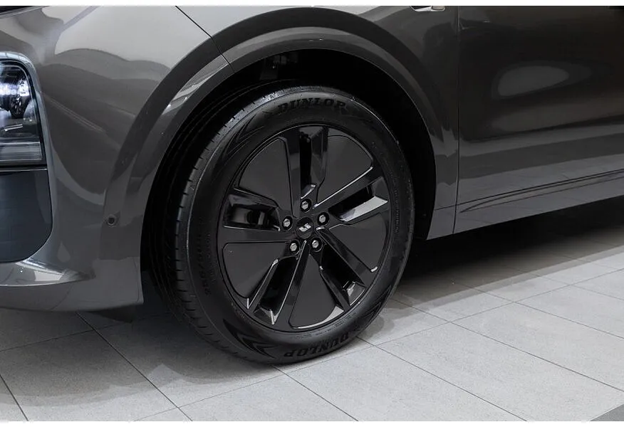 Li Auto L6 1.5 AT 4WD (150 л.с.) Pro Серый в АВИЛОН. Слайд №13