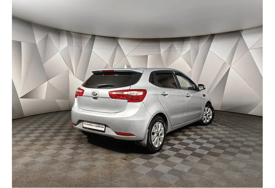 Kia Rio 1.6 MT (123 л.с.) Comfort Серебристый в АВИЛОН. Слайд №2
