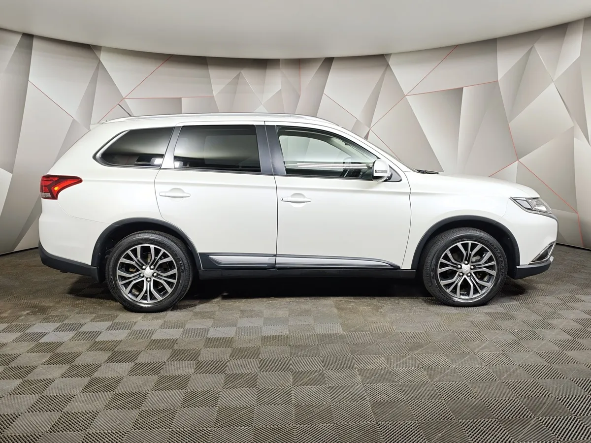Mitsubishi Outlander 2.0 MIVEC CVT 4WD (146 л.с.) Intense Plus Белый в АВИЛОН. Слайд №6