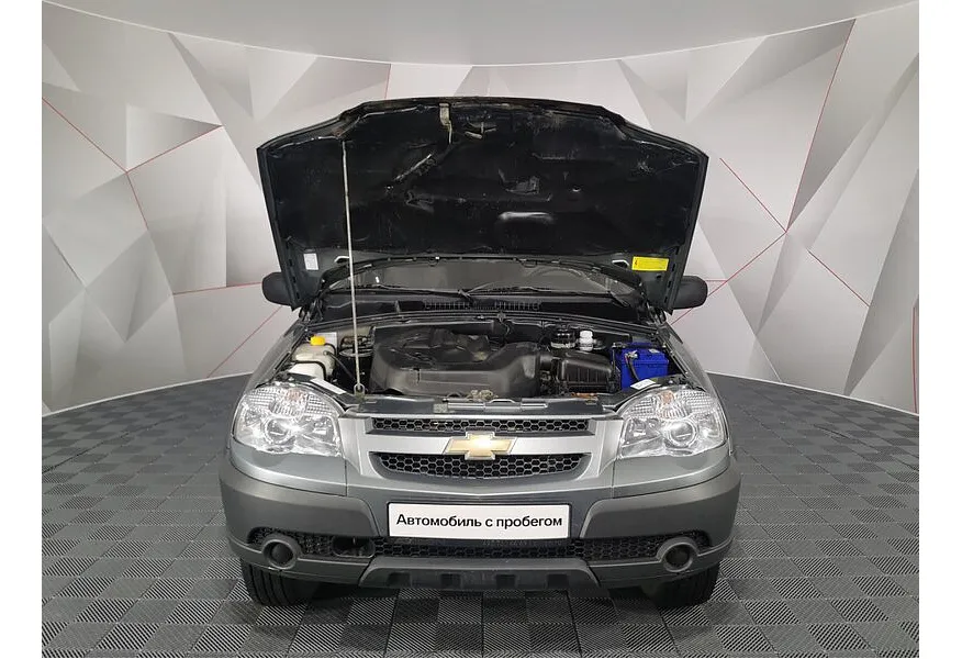 Chevrolet Niva 1.7 MT (80 л.с.) Серый в АВИЛОН. Слайд №11