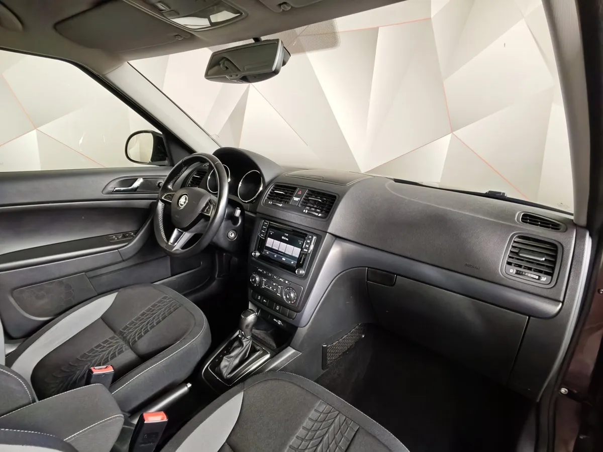 Skoda Yeti 1.6 AT (110 л.с.) Коричневый в АВИЛОН. Слайд №13