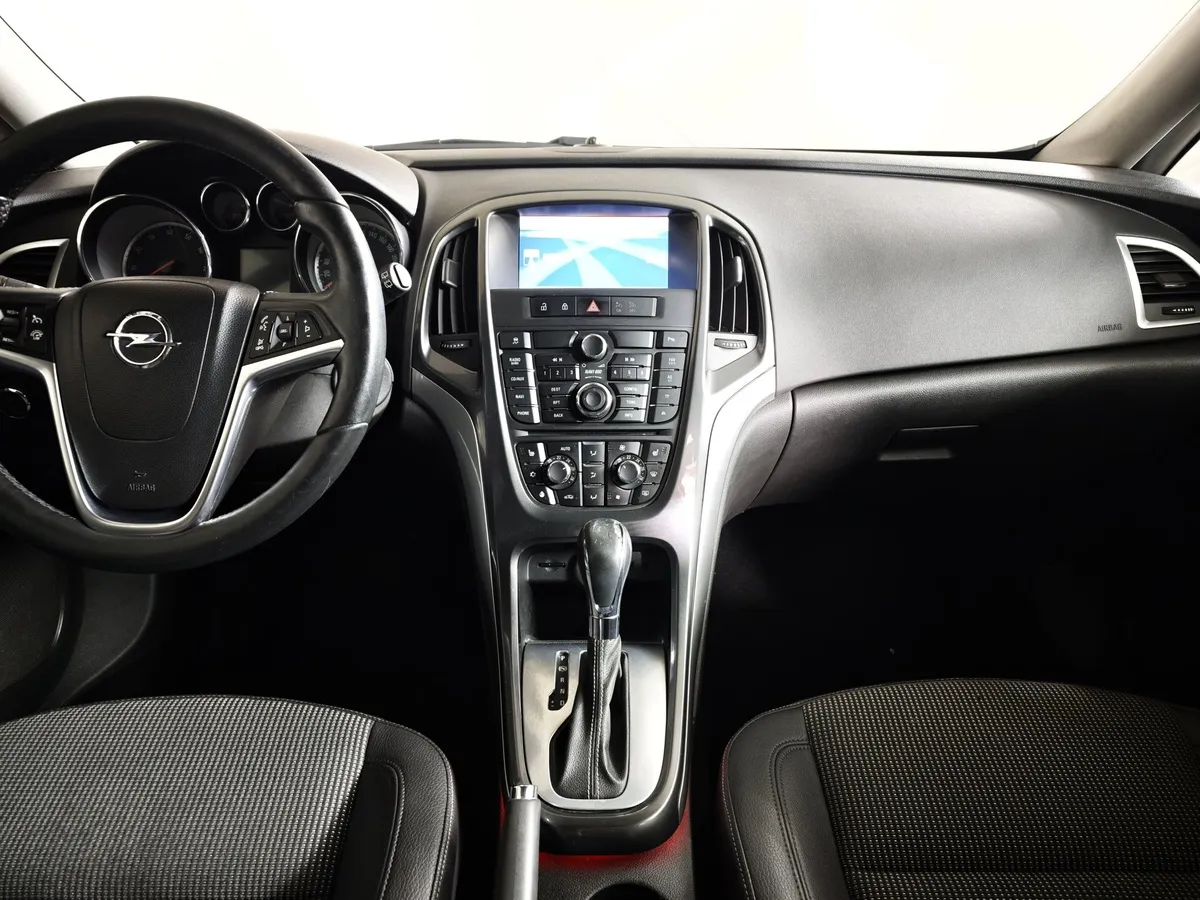 Opel Astra 1.6 Turbo AT (180 л.с.) Cosmo Черный в АВИЛОН. Слайд №15