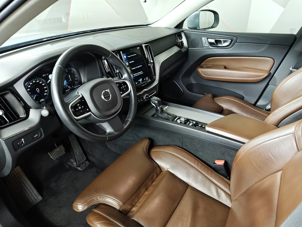Volvo XC60 2.0 D5 AT AWD (235 л.с.) Momentum Серый в АВИЛОН. Слайд №16