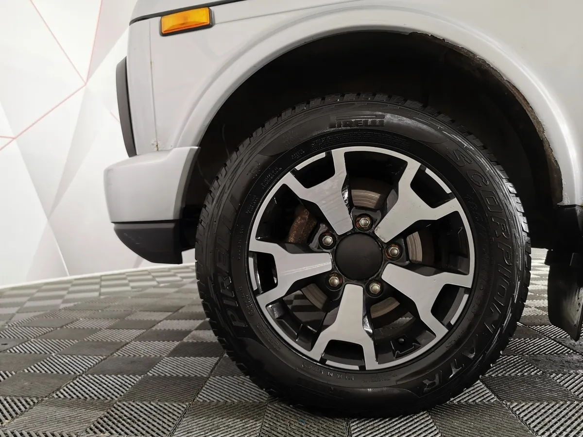 ВАЗ (Lada) 4x4 1.7 MT 8 кл. (Евро-4) (83 л.с.) Серебристый в АВИЛОН. Слайд №8