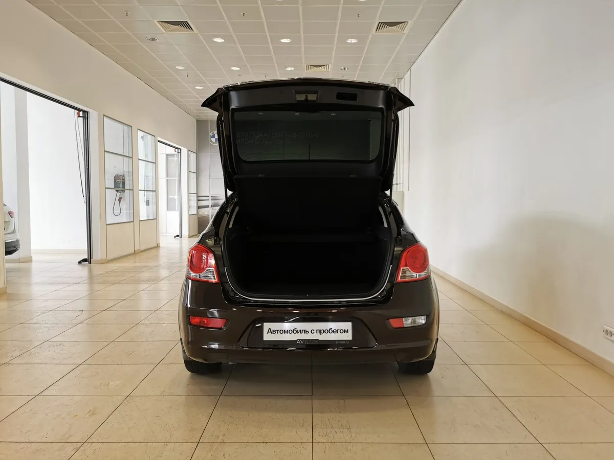 Chevrolet Cruze 1.8 MT (141 л.с.) Коричневый в АВИЛОН. Слайд №11