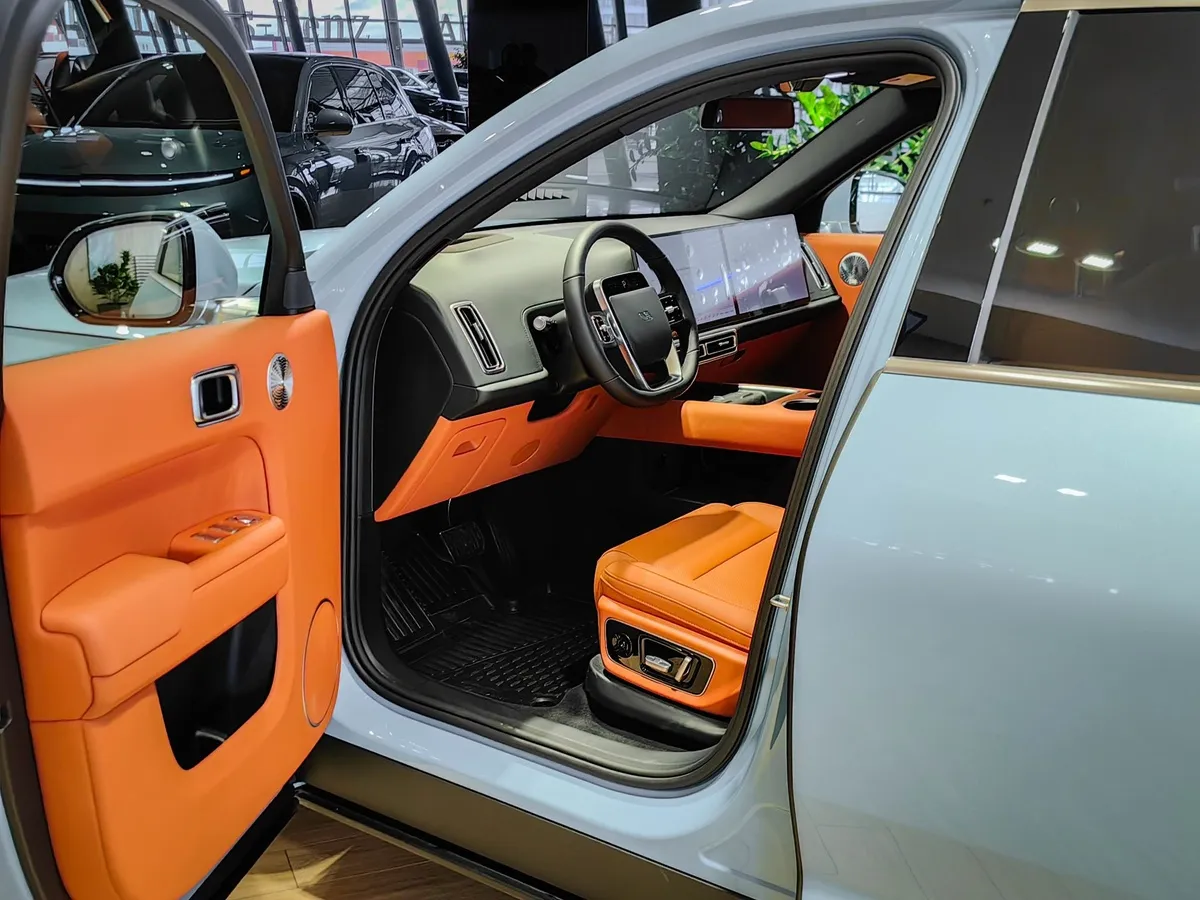 Li Auto L7 1.5 AT 4WD (449 л.с.) Ultra Голубой в АВИЛОН. Слайд №10