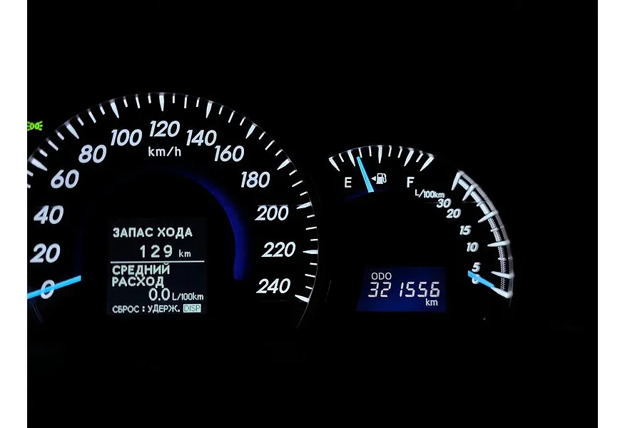 Toyota Camry 2.5 AT (181 л.с.) Черный в АВИЛОН. Слайд №17 Toyota Camry 2.5 AT (181 л.с.) Черный в АВИЛОН. Слайд №17