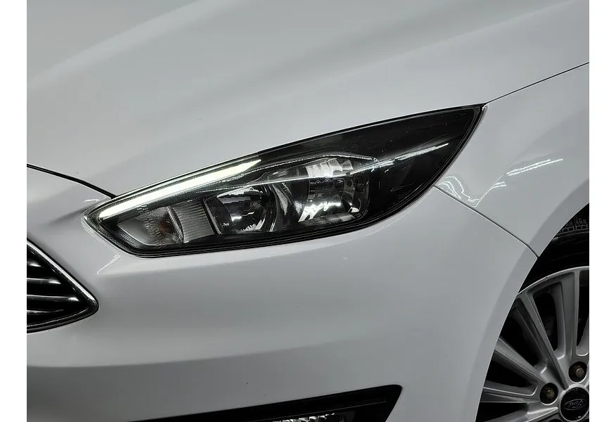 Ford Focus 1.6 PowerShift (125 л.с.) Titanium Белый в АВИЛОН. Слайд №10